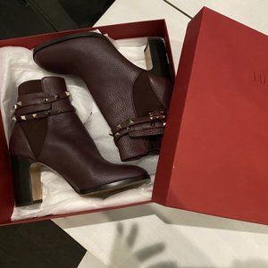 VALENTINO GARAVANI Ankle Boots